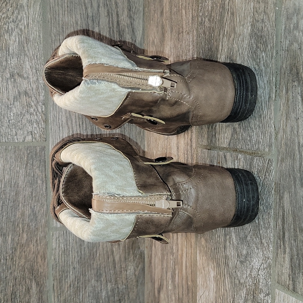 3/$20 Vanity Boots 👢 - Picture 5 of 9